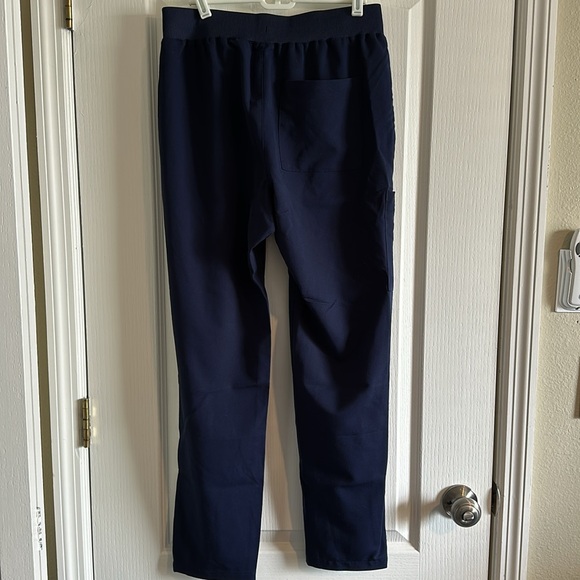Men’s Small Fabletics Navy Scrub Pants. NWOT - Picture 3 of 5